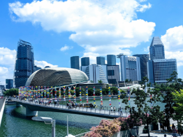 中国香港VS新加坡,哪个更好?